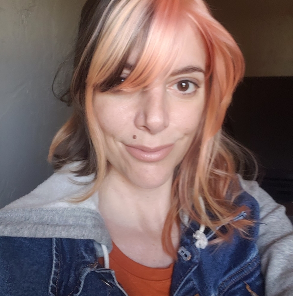 Meet your Posher, Jen - Picture 1 of 1